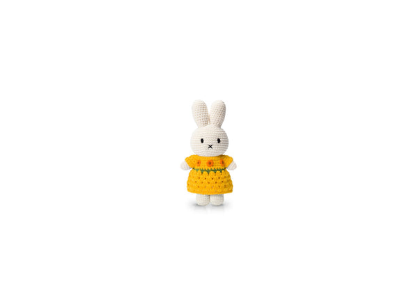 Miffy Sunflower Plush – The Art Institute of Chicago Museum Shop